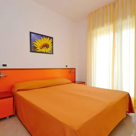 Comfortable Vacation Retreat Near The Lejlighed Lignano Sabbiadoro